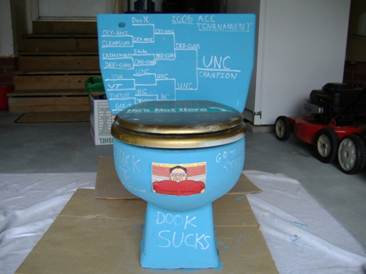2006-0310 - ACCtoilet01.jpg